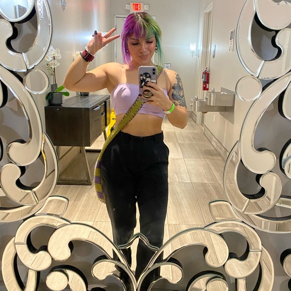 Meet your posher! - Picture 3 of 6